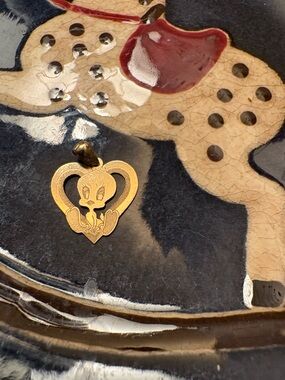 14k gold Tweety Heart Pendant